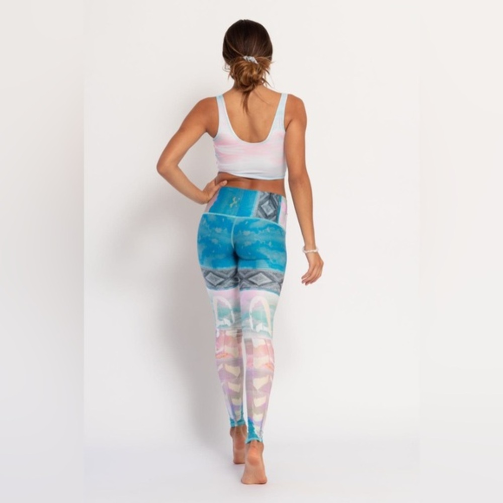 Teeki Tarot Magic Yoga Hot Pant Leggings  size S Small